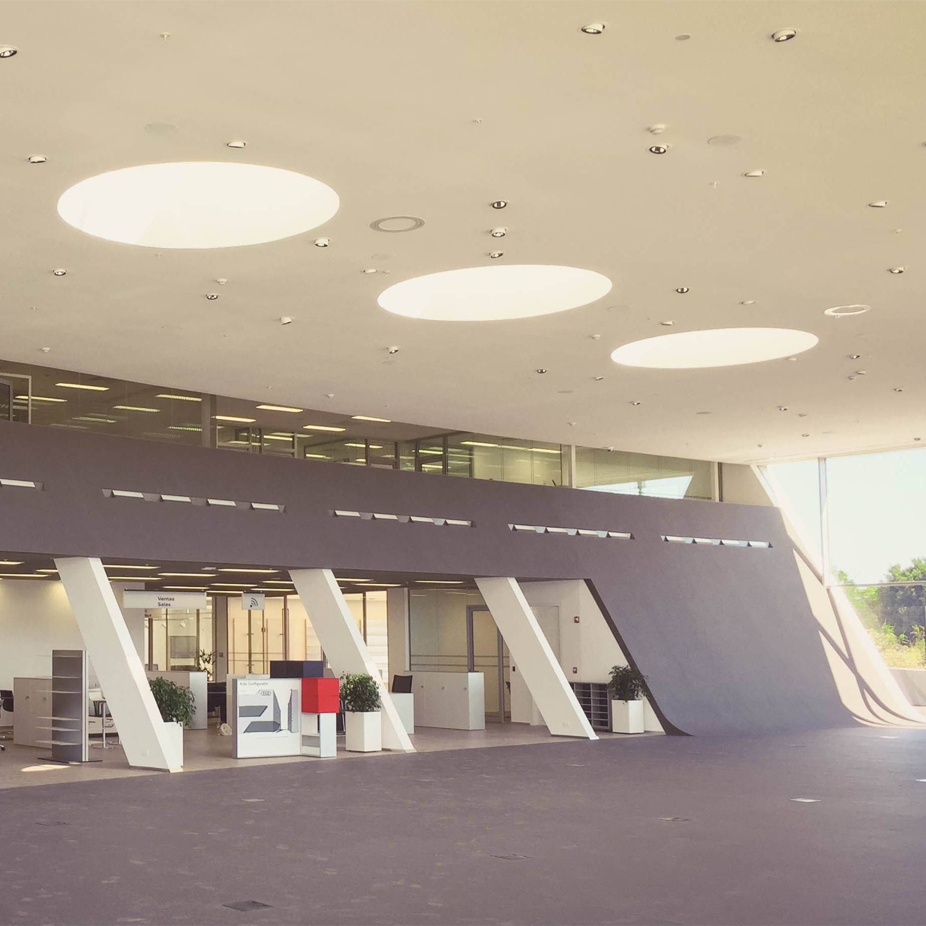 Sala de exposiciones de estructuras de acero