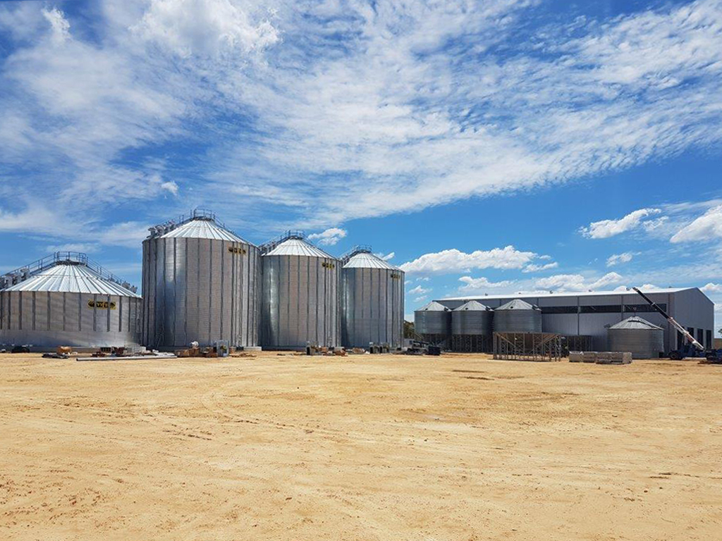 Planta de molienda de alimentos para aves de corral