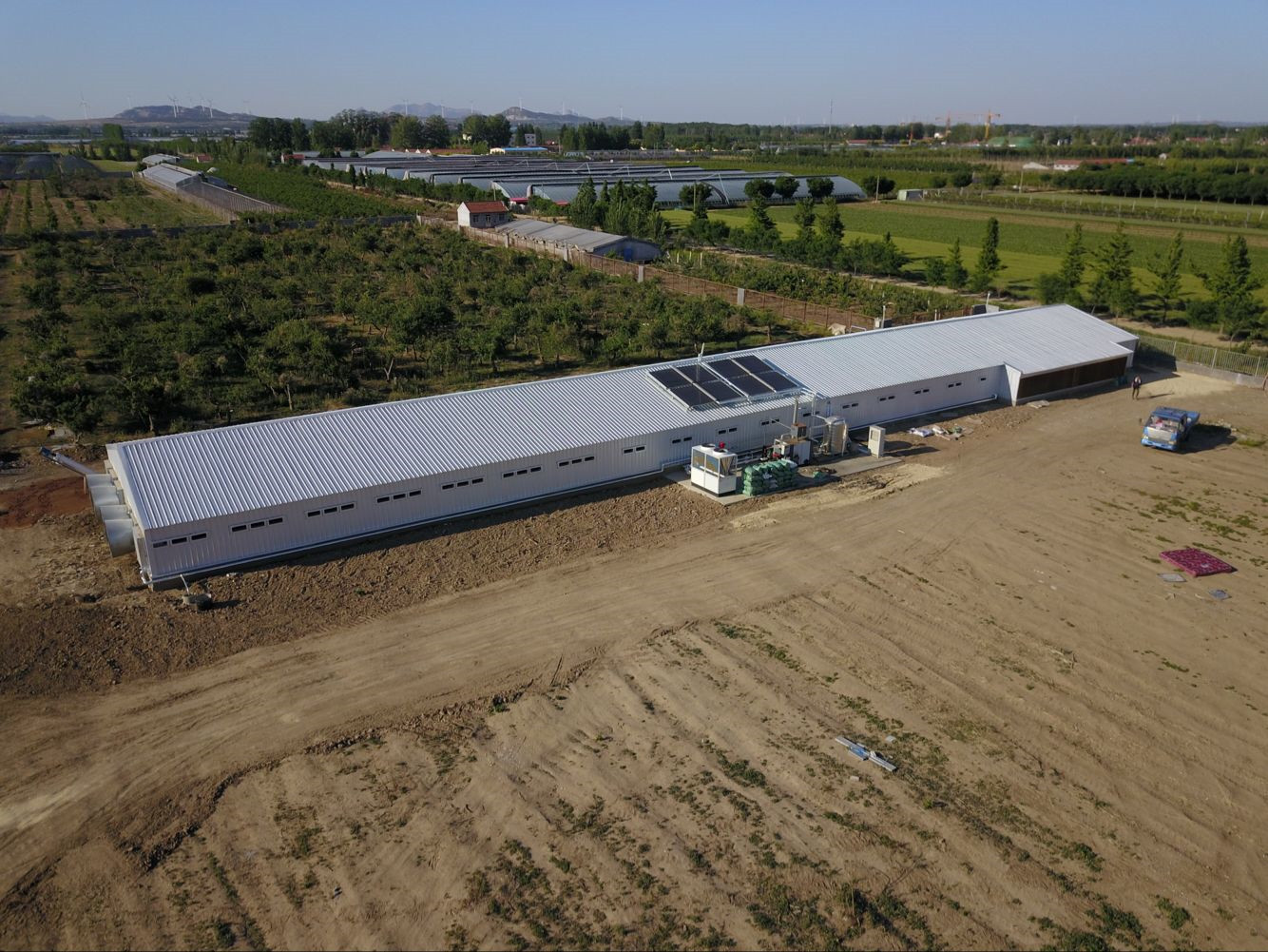 Cobertizo prefabricado para aves de corral con estructura de acero galvanizado