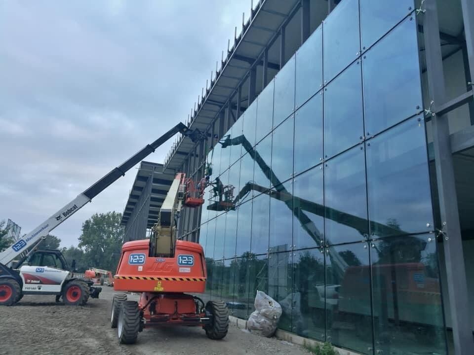 Sala de exposiciones de estructura de acero y edificio de oficinas de acero